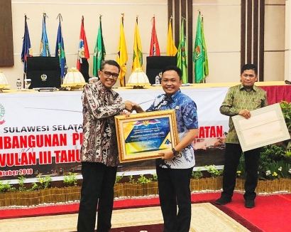 Ilham Azikin Terima Penghargaan WTP, Gubernur Sulsel Sebut Ini Karya Pendahulu