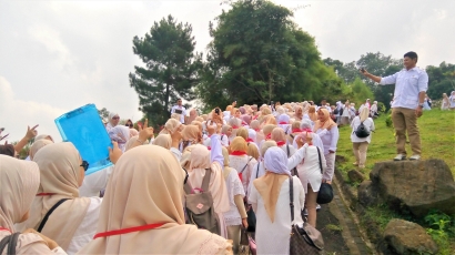 500an Emak Menemui Prabowo 08 Di Hambalang