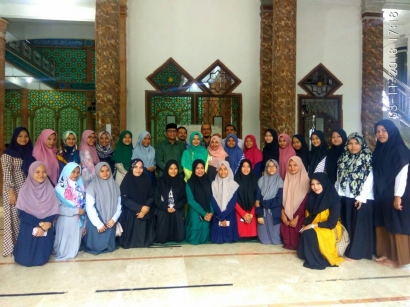 Dayah Darul Ihsan Aceh Besar Berikan Pembekalan Agama Islam bagi Mahasiswa Politeknik Kutaraja