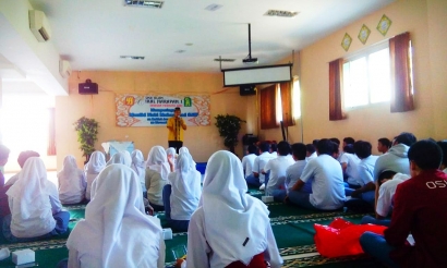 SMA Islam Cikal Harapan 1 Mengadakan Acara Maulid Nabi