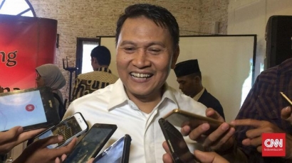 Kubu Prabowo Usul Gaji Guru 20 Juta, Bercanda atau Serius?