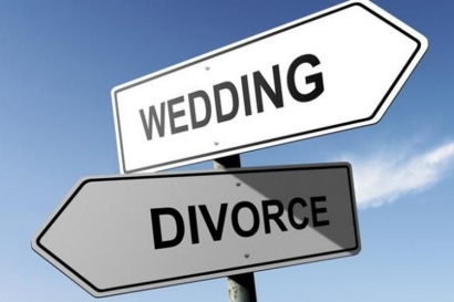 Pasangan Manapun Memiliki Kemungkinan Bercerai