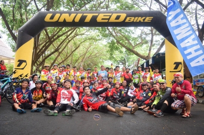 Tempuh 120 Km Makassar-Bantaeng, Puluhan Pesepeda Finish di Pantai Seruni