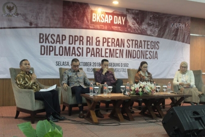 DPR RI Berbagi Pentingnya Diplomasi Parlemen kepada Mahasiswa FISIP UPH