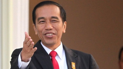 Komunikasi Simbolik Jokowi di Hari Reuni 212