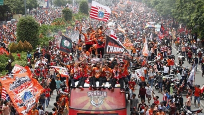 Konvoi sang Juara Jakmania Oranyekan Jakarta
