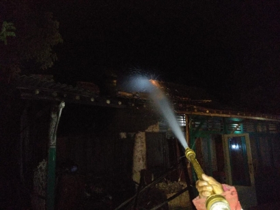 Akibat Korslet Listrik, Rumah Warga Klapagading Wangon Terbakar