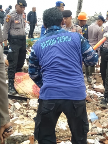 Relawan BKPRMI Lakukan Pencarian Korban Tsunami Selat Sunda