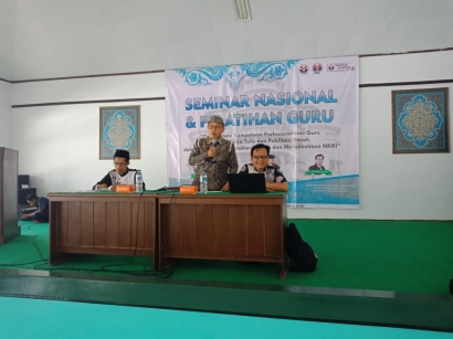 Catatan Seminar Nasional, Pelatihan Guru dan "Call for Paper" di Gedung Dakwah Islamiyah Tasikmalaya