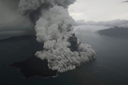 Memantau "Krakatau" Jelang Penutupan Perdagangan Saham 2018