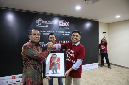 Resmi Buka Diskusi Akhir Tahun PFI Makassar, Danny: Makassar Hari Ini Karena Foto