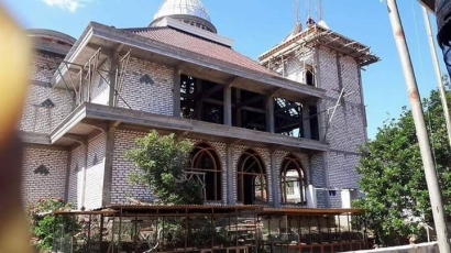Jual Beli Benda Wakaf Dalam Rangka Menarik Sumbangan Pembangunan Masjid Di Desa Palengaan Daja