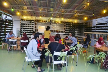 Cafe Makanan Sehat, Lasem Sky Garden Jogja