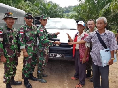 TNI Amankan Lima Warga Malaysia Pencuri Kayu