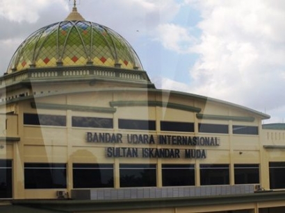 Ironi Warga Aceh Harus Bawa Paspor ke Jakarta