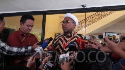 Prabowo Dinasihati Ngabalin: Jangan Jadi Bapak Hoaks!