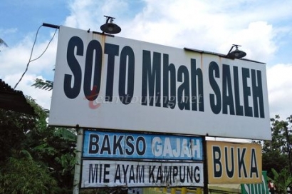 Warung Soto Mbah Saleh, Mantul Sotonya, Romantik Suasananya