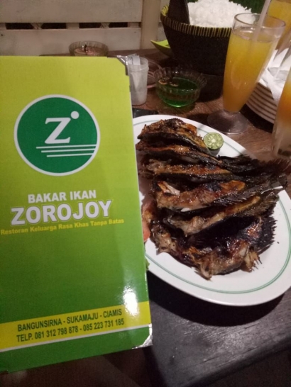 Zorojoy, Rumah Makan Bernuansa Alam dengan Bonus Terapi Ikan di Ciamis