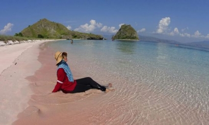 Pink Beach Komodo Tebarkan Pesona Alam Mempesona