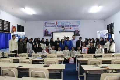 Bahas Industri 4.0, Esa Unggul Gelar Seminar dan Workshop di SMA 3 Tangerang