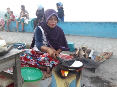 Perempuan Berkerudung, Dange Kolakola, dan Murka Tsunami di Teluk Palu