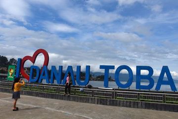 Pak Jokowi, Berwisatalah Sekeluarga ke Danau Toba