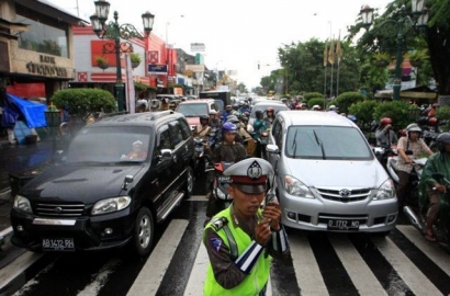 Panjang Sabar Kala Malam Minggu di Yogyakarta