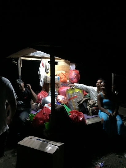 Rumah Warga Miskin Dilalap Si Jago Merah, Komunitas KNB Berikan Uluran Tangan