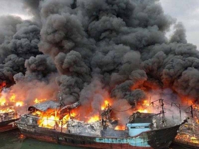 Menilik Fakta Terbakarnya 30 Kapal di Pelabuhan Muara Baru