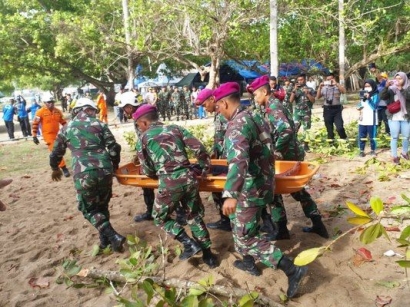 Prajurit Yonmarhanlan XIV Latihan Penanggulangan Bencana di Sorong