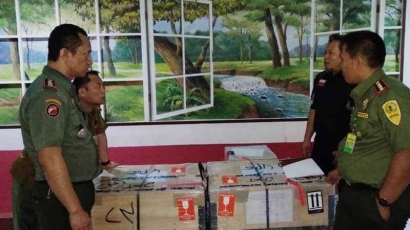 Balai Gakkum LHK Sulawesi Terima Cakrawana, Senjata Api Buatan Pindad