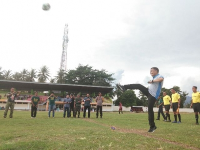 Turnamen Bola U-40, dari Kaki Kanan Bupati Bantaeng Kulit Bundar Mulai Digiring