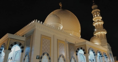 Masjid ala Timur Tengah, Ketika Imajinasi Seorang Penulis Menjadi Nyata
