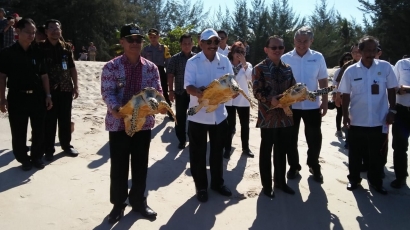 Menpar Arief Yahya Ganti Jokowi Tinjau Pantai Timur Sungailiat