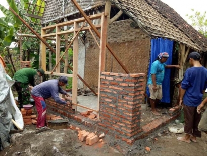 Renovasi RTLH di Pungging Perkokoh Budaya Gotong Royong