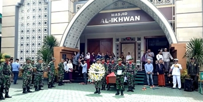 Dandim 0503/JB Pimpin Prosesi Upacara Pemakaman Militer Babinsa Kembangan