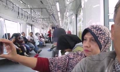 Gubernur Anies Gratiskan Separuh Harga Tiket MRT Sebulan Ini
