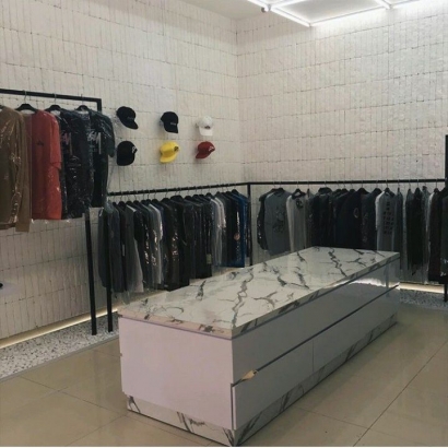 Membangun Bisnis Streetwear ala Founder "Wormhole Store"