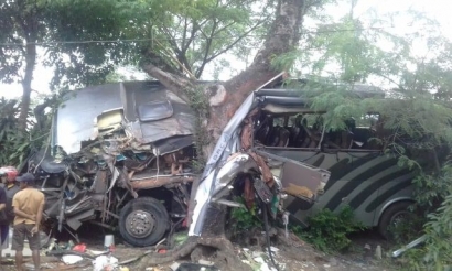 Dua Orang Tewas dalam Insiden Kecelakaan Bus Maut di Jalan Waluran Sukabumi