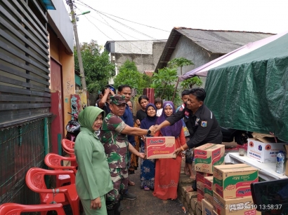 Bukti Kepedulian Sosial, Koramil 07/Kembangan Berikan Donasi Bagi Korban Banjir