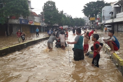 Ibu Kota Banjir, Ini yang Dilakukan oleh Gubernur Anies