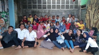 Dreamcatcher Class untuk Anak-anak Kampung Pengemis