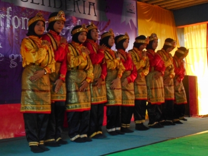 Dari Tari Saman sampai Tari Sajojo dan Lagu Serumpun Padi: Indonesia Banget!