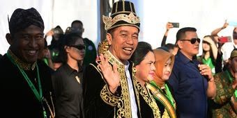 Apakah Jokowi Perlu Siapkan Putra Mahkota?