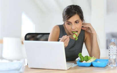 Perhatikan Menu Makan Sehat Anda Saat Sibuk Bekerja