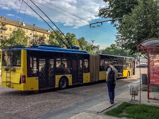 Naik Bus Bersungut Ukraina