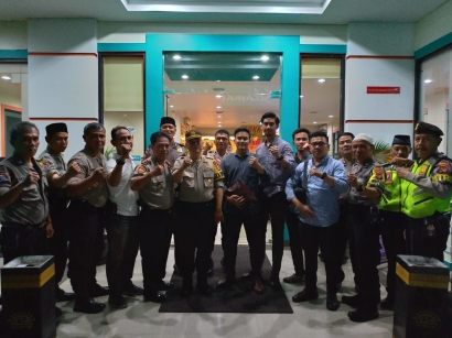 Polsek Tanjung Duren Buka Puasa Bersama Kepresidenan Mahasiswa Trisakti