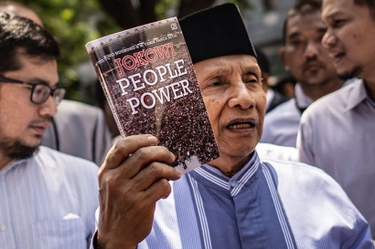"People Power" Jokowi Dipakai Amien Rais Mengelabui Polisi