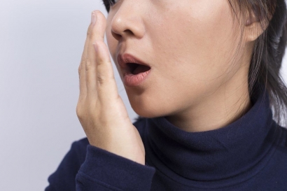 5 Cara Mencegah Bau Mulut Saat Berpuasa