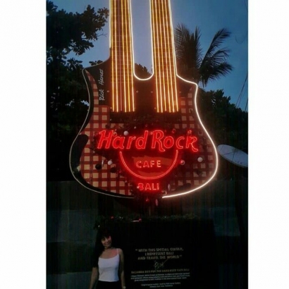 Mengapa Banyak Wisatawan Berfoto di Hard Rock Ketika ke Bali?!